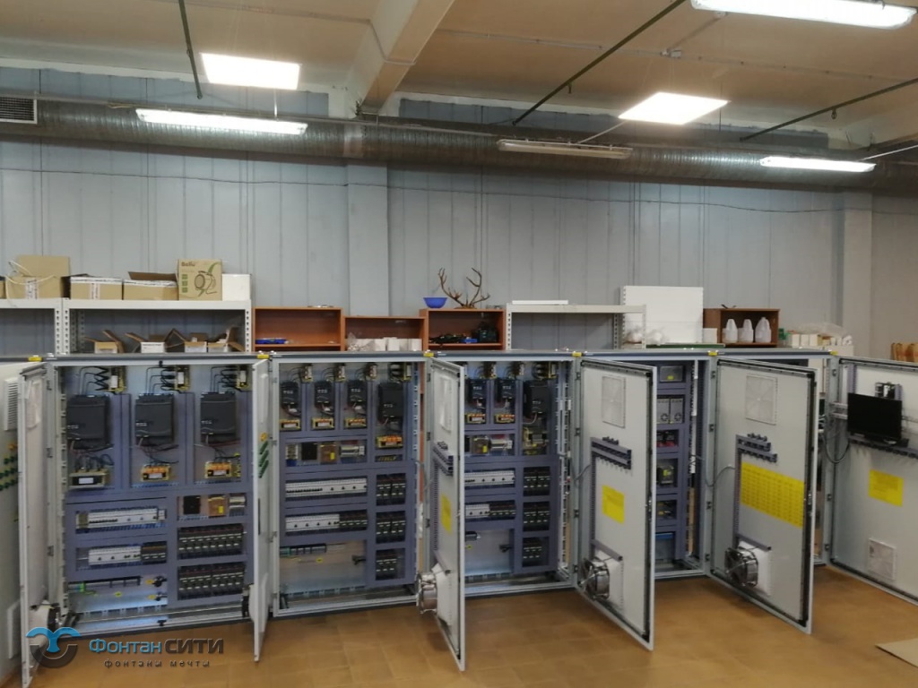 шкафы-1.jpg Шкафы управления фонтанами FS.jpg